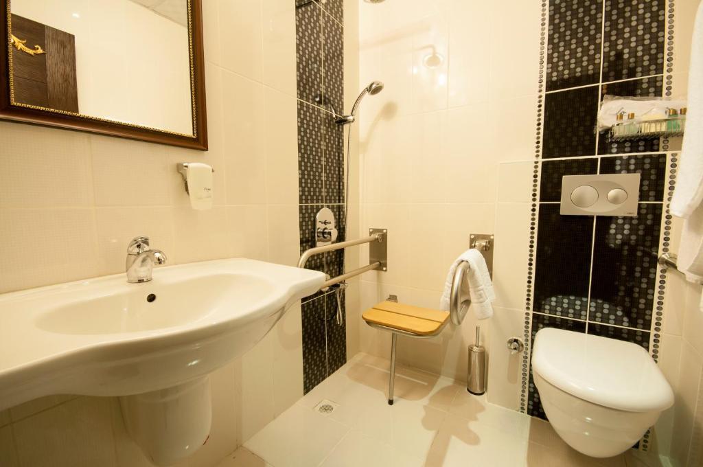 אדאנה Kaya Premium Hotel מראה חיצוני תמונה